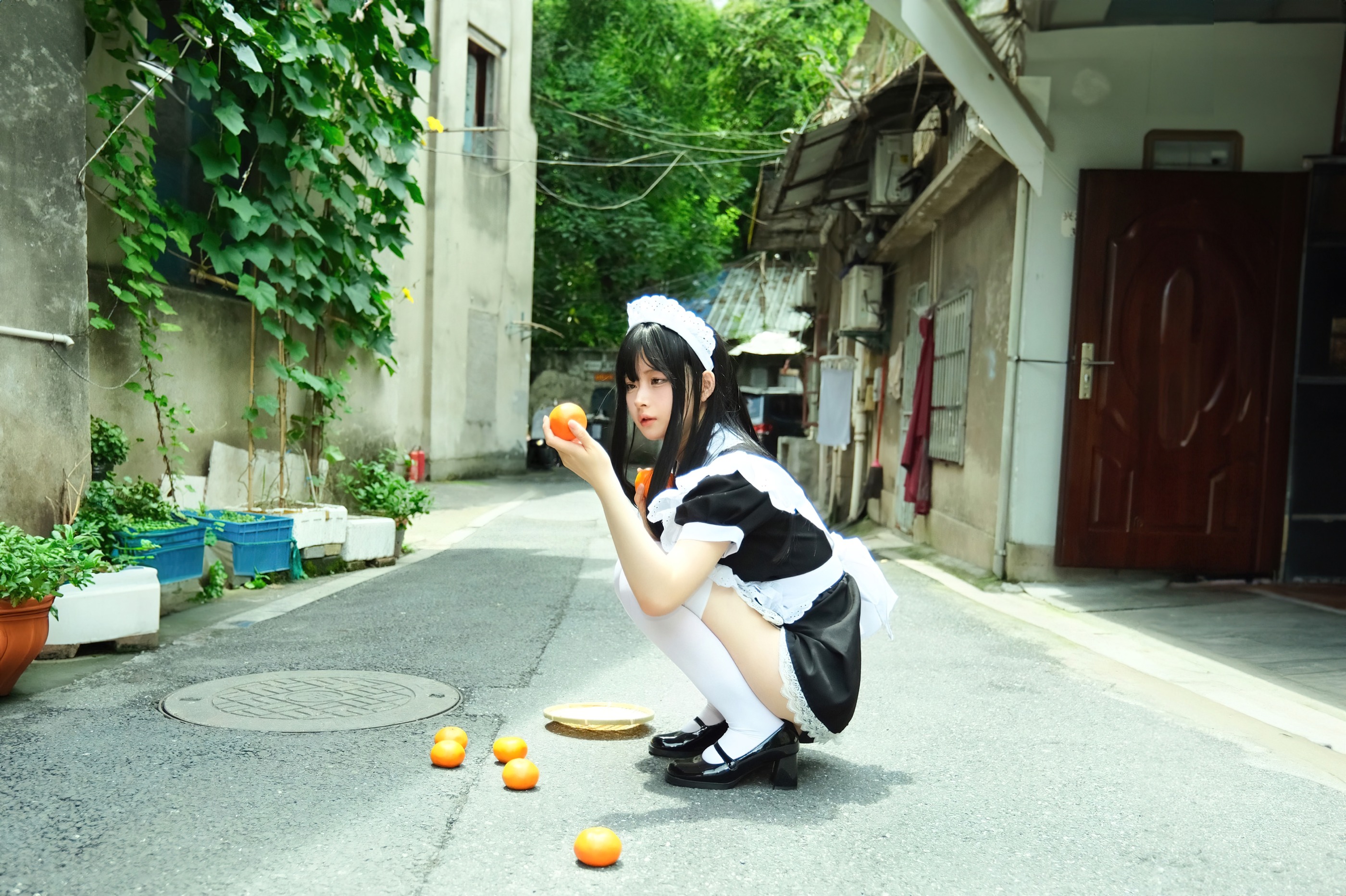 图片[1]-白莉爱吃巧克力 – NO.021 原理猪 深巷女仆 [11P]-XikXak